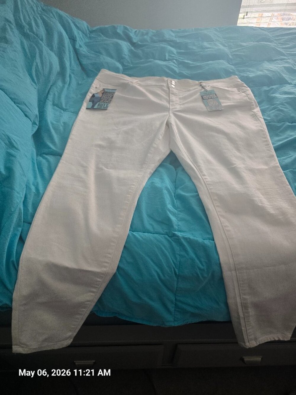 🤍 White Stretch High Rise Jeans – Plus Size